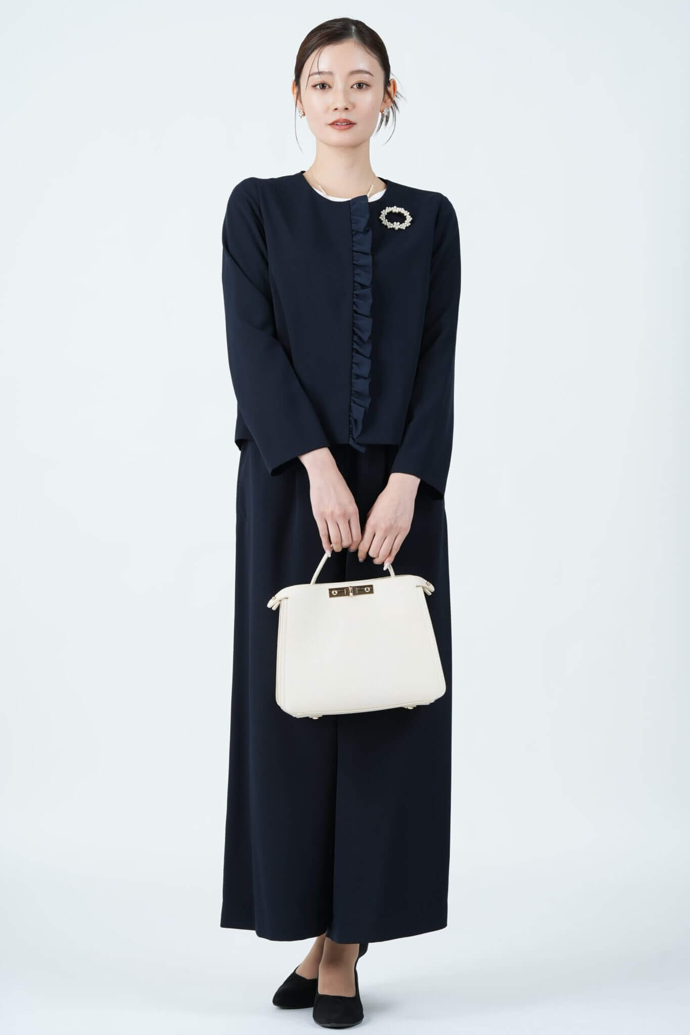 White Joola 片シフォンフリルネイビーパンツスーツセット 
