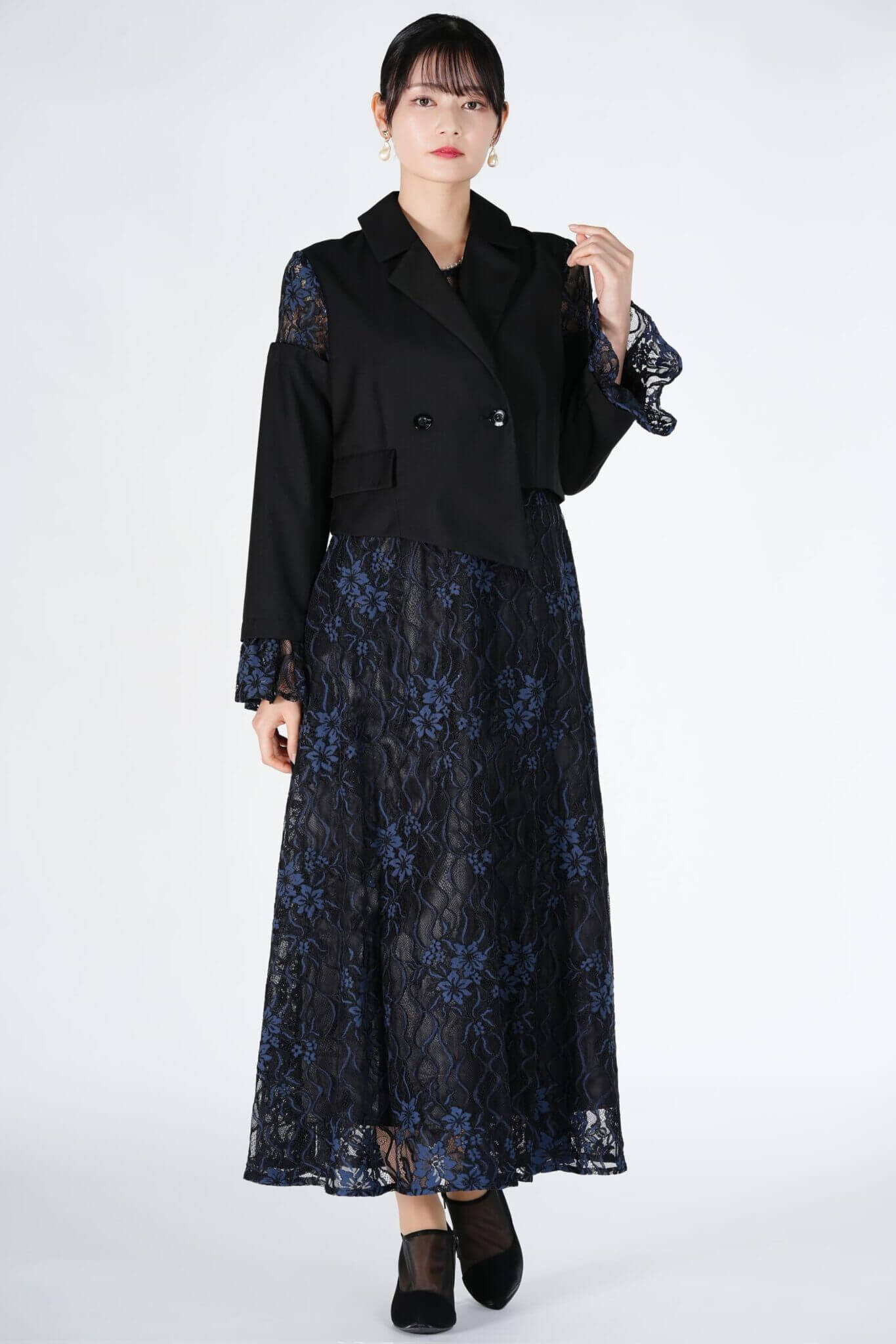 HARE
ジャケットドッキングネイビー×ブラックドレス
