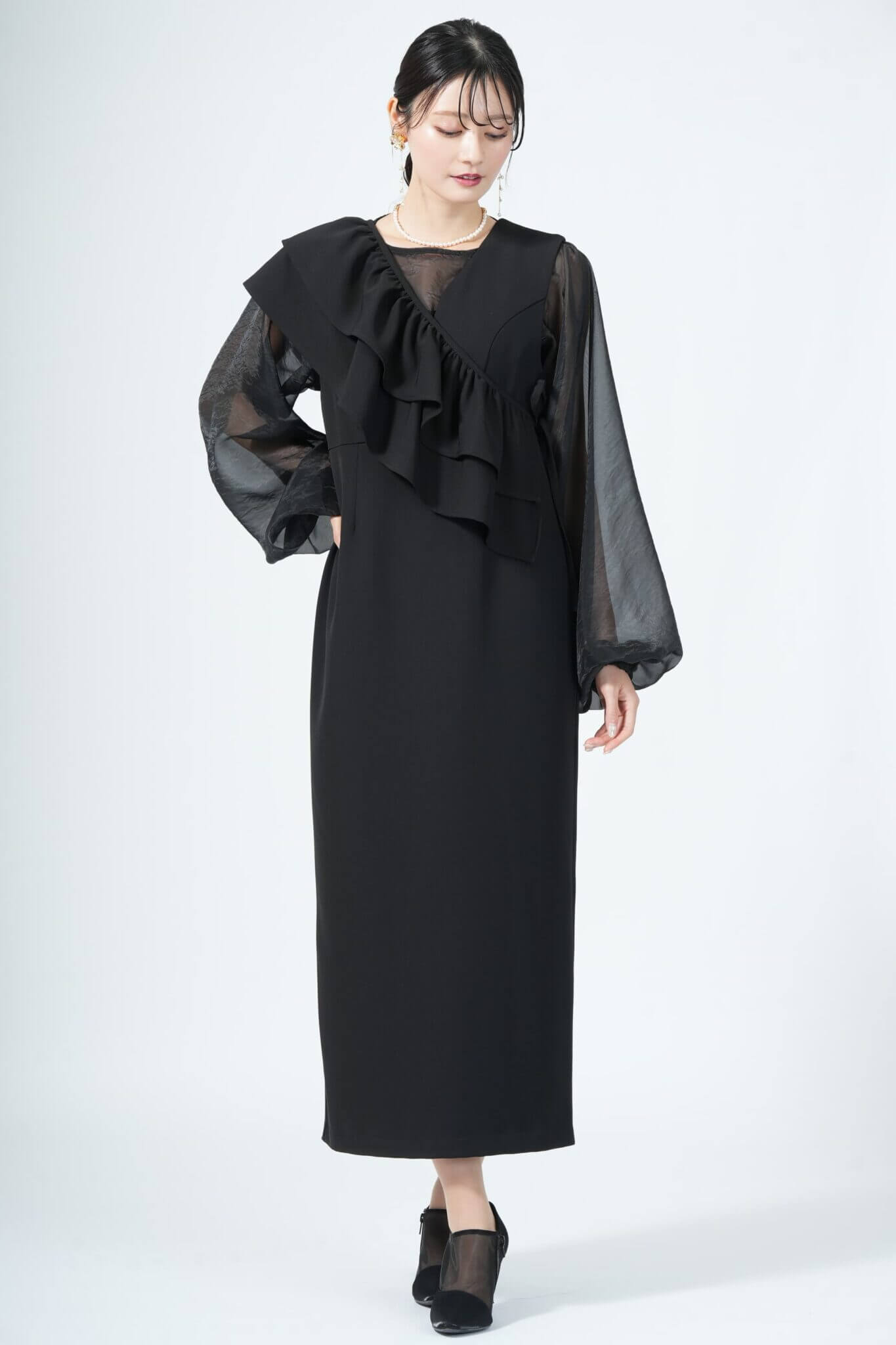 CAPRICIEUX LE’MAGE
付けフリル×ジャンスカブラックドレス
