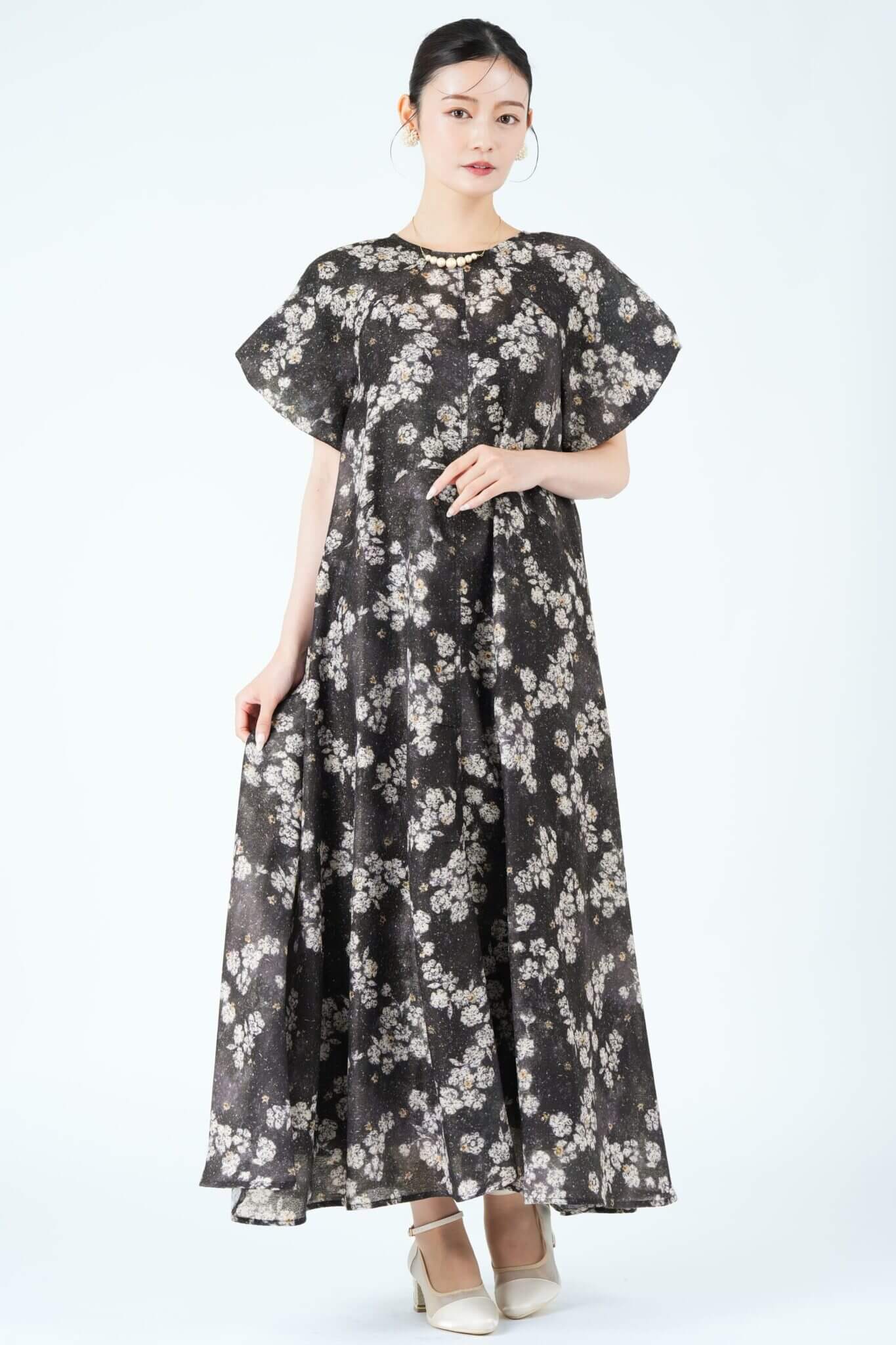 Ameri VINTAGE
クラフト調フラワーブラックドレス
